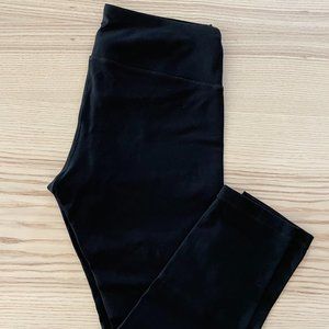 Black Capri length 90 Degree by Reflex leggings. Size L